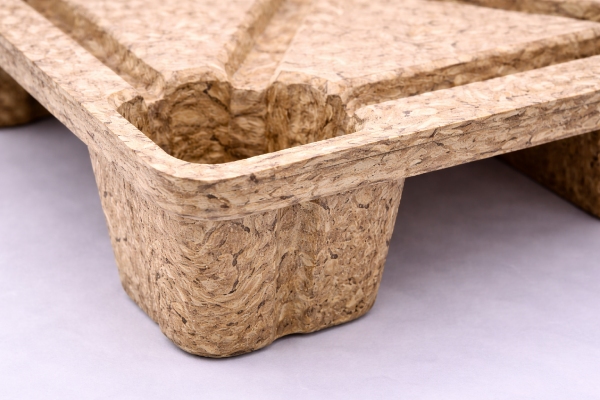 Genau gefertigte Pressholzpalette